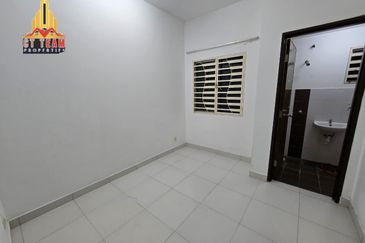 2 Sty Pelangi Semenyih 2 For Rent