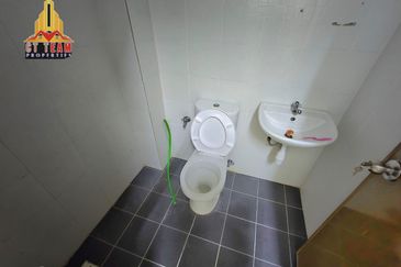 2 Sty Pelangi Semenyih 2 For Rent