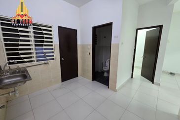 2 Sty Pelangi Semenyih 2 For Rent