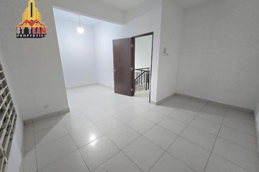 2 Sty Pelangi Semenyih 2 For Rent