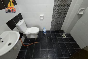 2 Sty Pelangi Semenyih 2 For Rent
