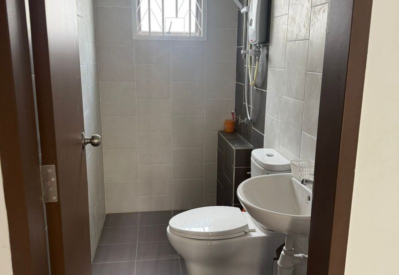 [22x70-Partially Furnished ] 2 Sty Carnus Setia Ecohill 2 For Rent