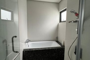 Mayfair Residences @ Pavilion Embassy