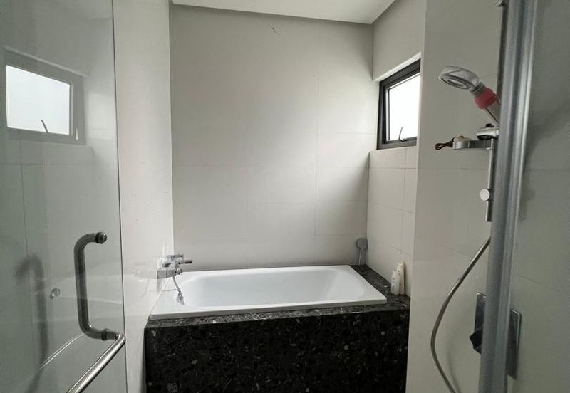 Mayfair Residences @ Pavilion Embassy