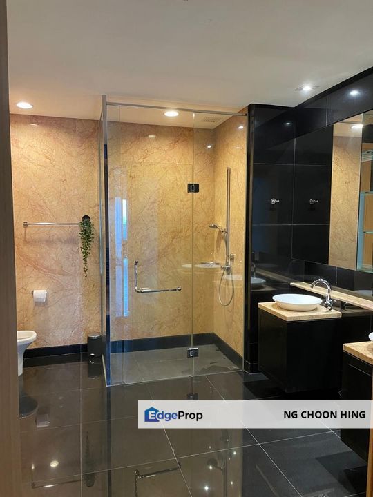 St Mary Residences Luxury for sale: Golden Triangle 2+1 Bed, 1,614 sq ft Corner Unit. Resort Pool View. Best Value KLCC., Kuala Lumpur, KL City