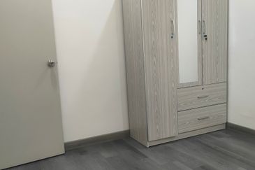 Zefer Hill Residence