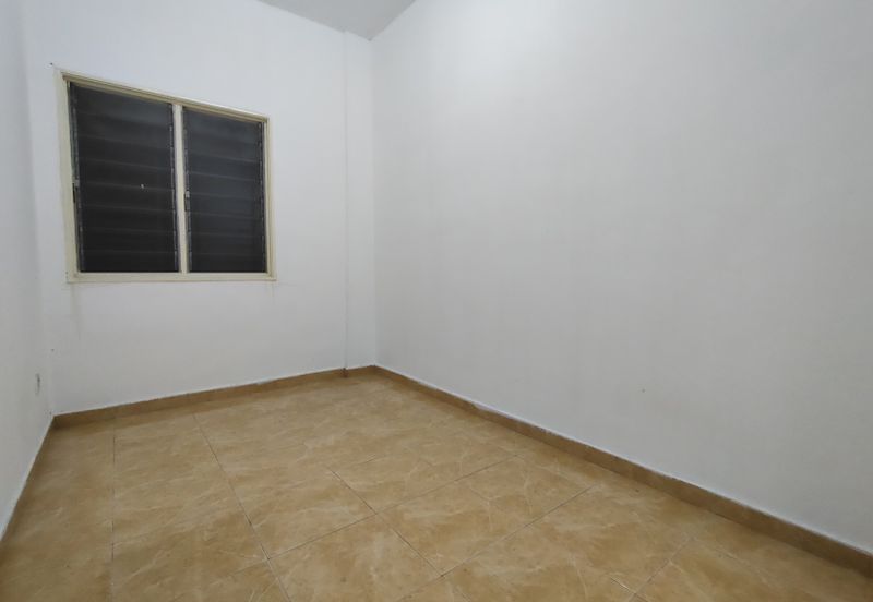 Seri Markisa Puchong Tekali 3 Bedrooms Basic Unit for Rent