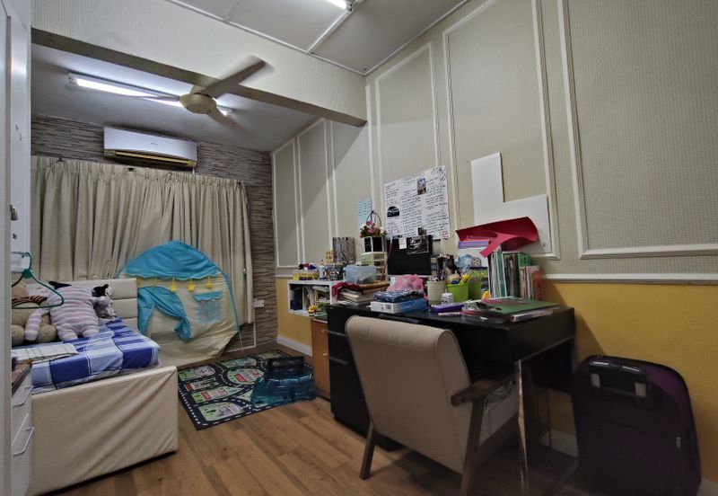 Jalan Puchong Utama 8/5A