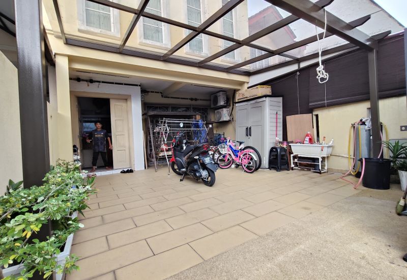 Jalan Puchong Utama 8/5A