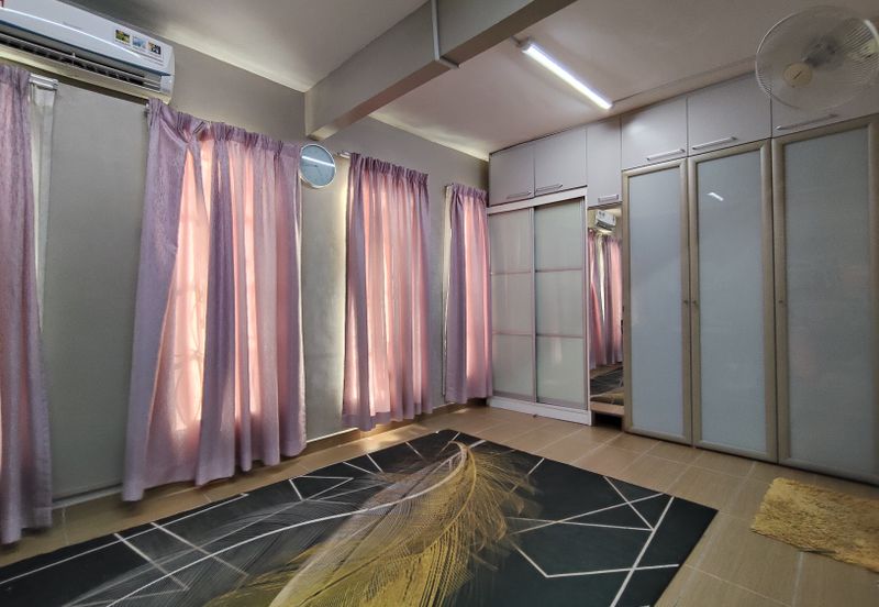 Jalan Puchong Utama 8/5A