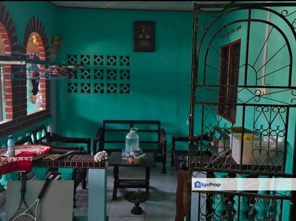 BELOW MARKET TAMAN DAHLIA TAMPOI KEMPAS JOHOR BAHRU CIQ BANDAR BARU UDA FULL LOAN, Johor, Tampoi