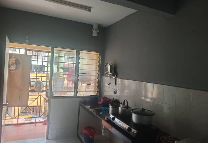 Lily & Jasmine Apartment