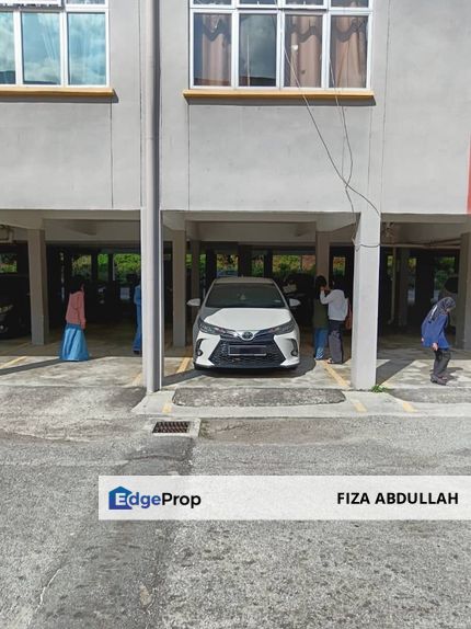 Rosevilla Apartment Taman Putri Kulai Senai Pulai UTM below Market Full Loan, Johor, Kulai