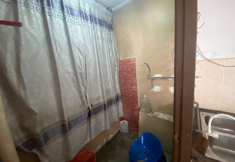 Taman Putri Kulai Flat