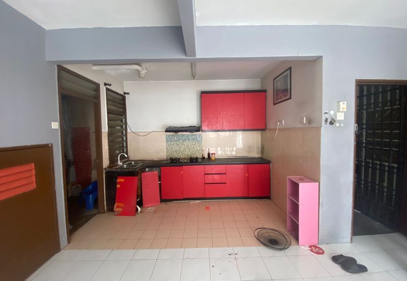 Taman Putri Kulai Flat