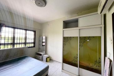 Dwi Mahkota Condominium