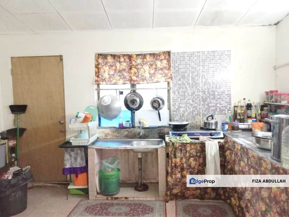 Below Market Jalan Sri Putri Taman Putri Kulai Senai Skudai Utm Tuas Double STorey Tarrece Full Loan, Johor, Kulai