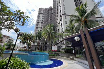 Dwi Mahkota Condominium