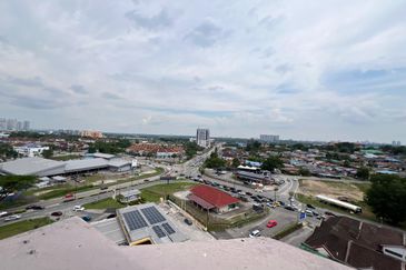 Dwi Mahkota Condominium