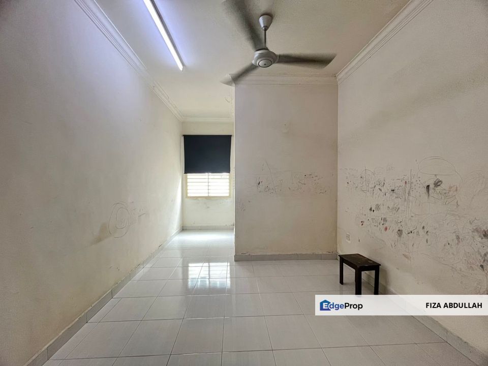 Below Market Taman Tropika Kulai Jalan Tropika Johor Senai Skudai  Rumah Teres 2 Tingkat 4 Bilik Full Loan, Johor, Kulai