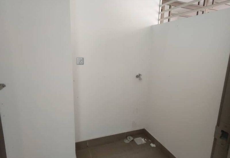 SKS Habitat Apartment, Larkin