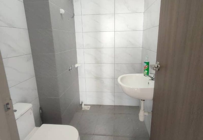 SKS Habitat Apartment, Larkin