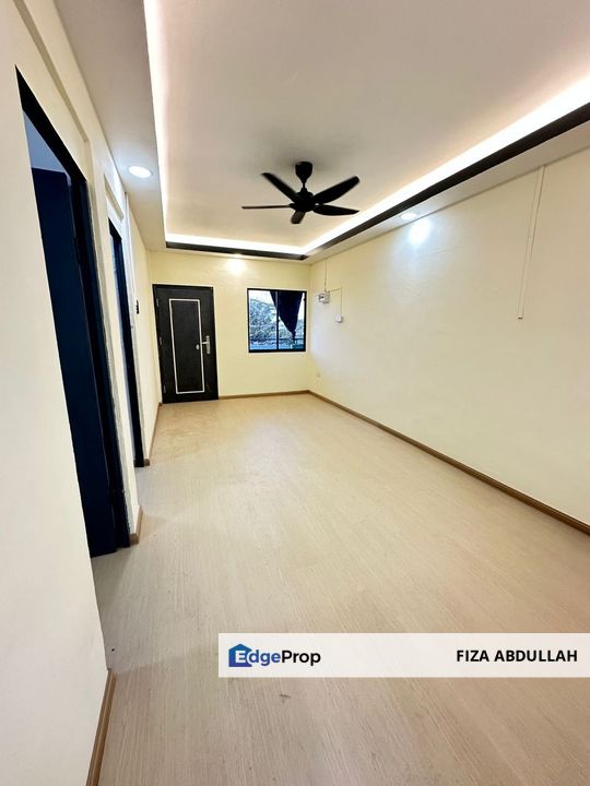 Flat Balau Taman Rinting Masai Fully RenoVated 3 bilik 2 bilik air below market Full Loan, Johor, Masai