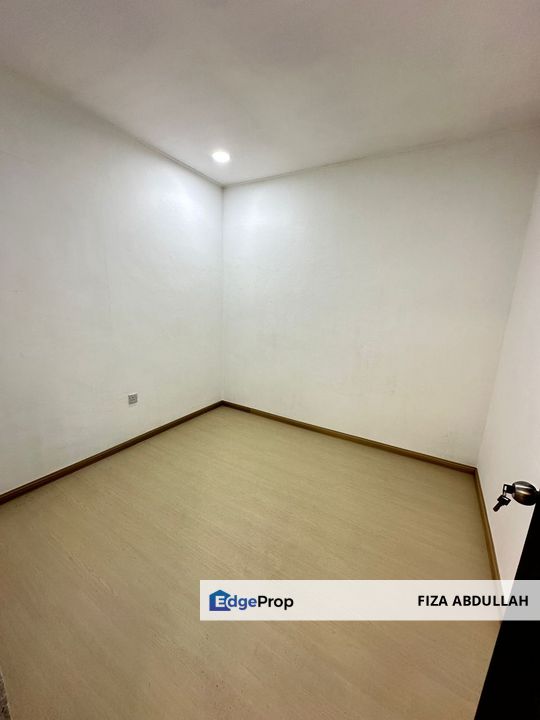 Flat Balau Taman Rinting Masai Fully RenoVated 3 bilik 2 bilik air below market Full Loan, Johor, Masai