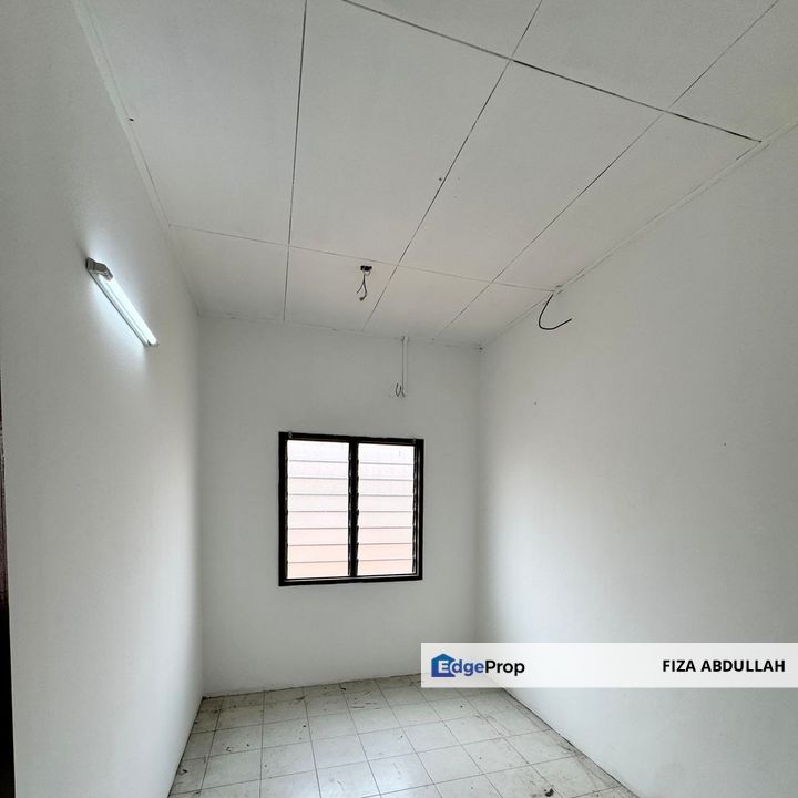 Below Market Taman Scientex Kulai Johor Senai Kelapa Sawit boleh full loan, Johor, Kulai