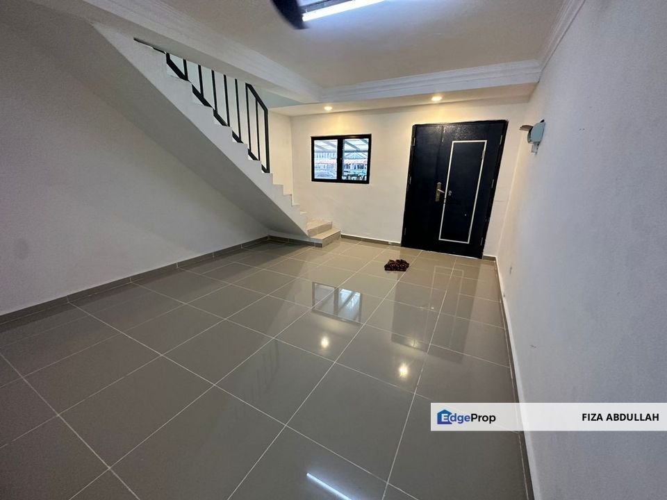 Fully Renovation Jalan Rumbia Taman Daya Johor Bahru CIQ 3 bilik boleh full loan, Johor, Johor Bahru