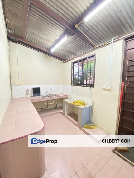 Jalan Makmur Low Cost Double Storey Ori Condition sale Below value, Johor, Skudai