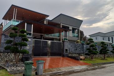 Jalan Mewah Utama
