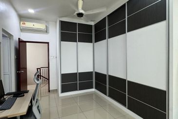 Jalan Penaga, Taman Pulai Hijauan, Kangkar Pulai 2 Storey Cluster Corner Lot for Sale