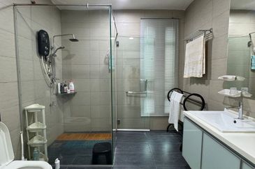 Jalan Penaga, Taman Pulai Hijauan, Kangkar Pulai 2 Storey Cluster Corner Lot for Sale