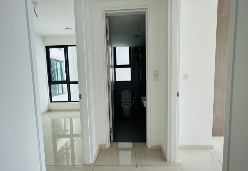 The M @ Medini Macrolink