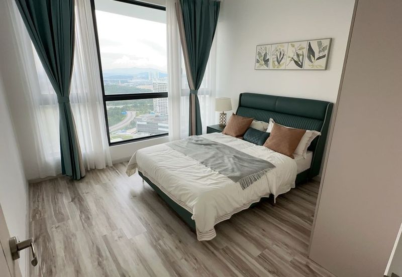 The M @ Medini Macrolink