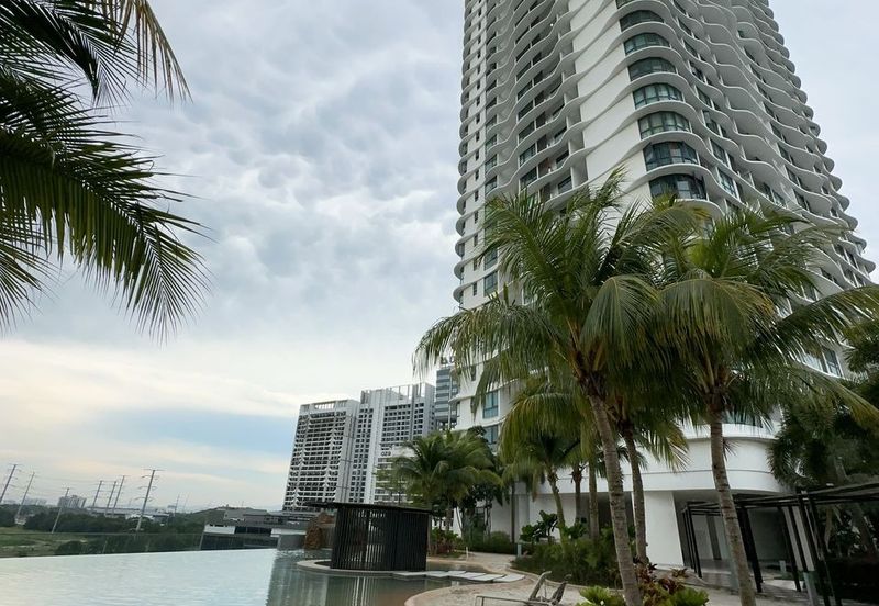 The M @ Medini Macrolink