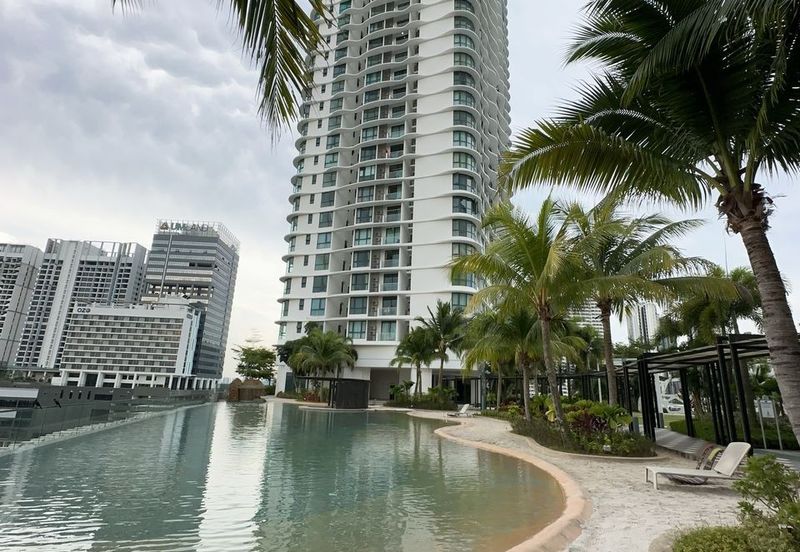 The M @ Medini Macrolink