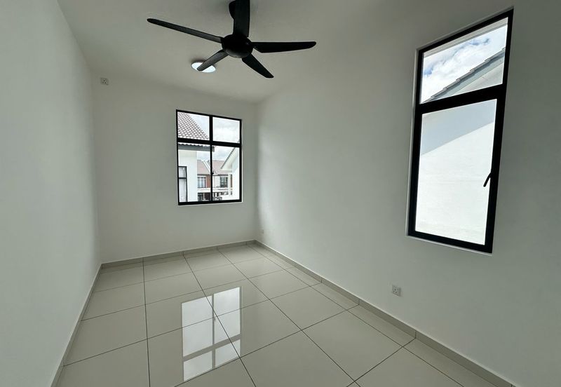 Austin Crest Ruby, Double Storey End Lot for Sale