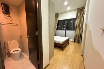 Baypoint @ Country Garden Danga Bay