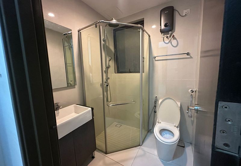 Baypoint @ Country Garden Danga Bay