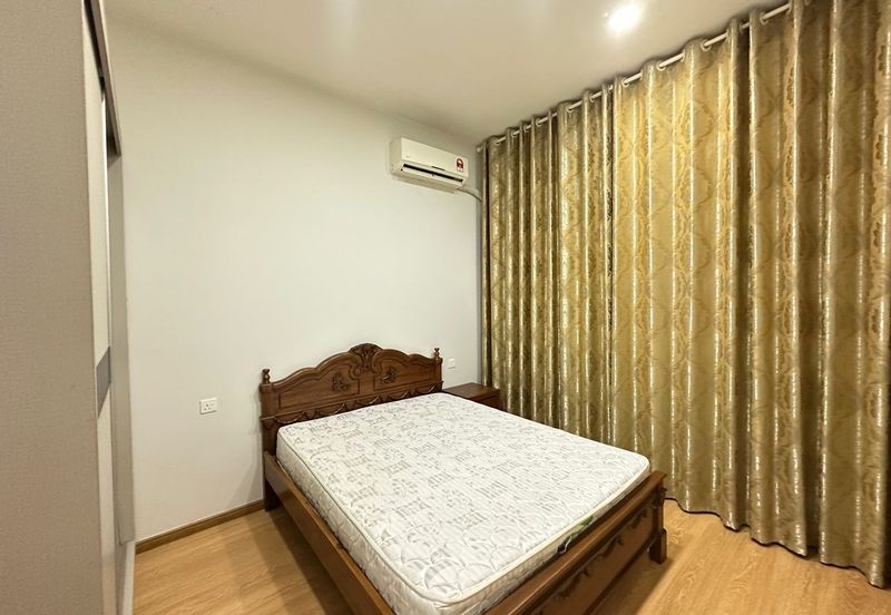 Baypoint @ Country Garden Danga Bay