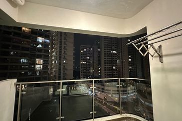 Baypoint @ Country Garden Danga Bay