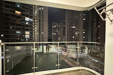 Baypoint @ Country Garden Danga Bay