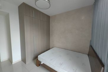 The M @ Medini Macrolink