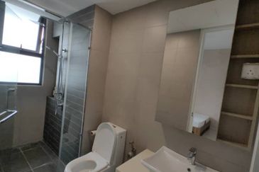 The M @ Medini Macrolink