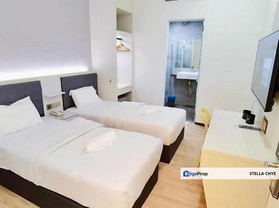 Taman Nusa Bestari, Skudai. 3.5 storey Shop Hotel for Sale - Super Good Condition , Johor, 