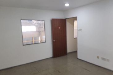 Jalan Wira, Taman Tan Sri Yacob, Skudai. Semi Detached Factory for Sale 