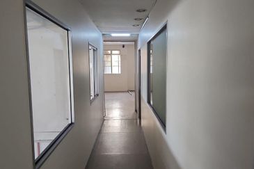 Jalan Wira, Taman Tan Sri Yacob, Skudai. Semi Detached Factory for Sale 