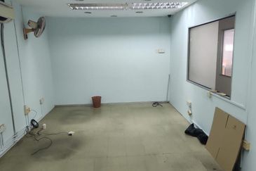 Jalan Wira, Taman Tan Sri Yacob, Skudai. Semi Detached Factory for Sale 